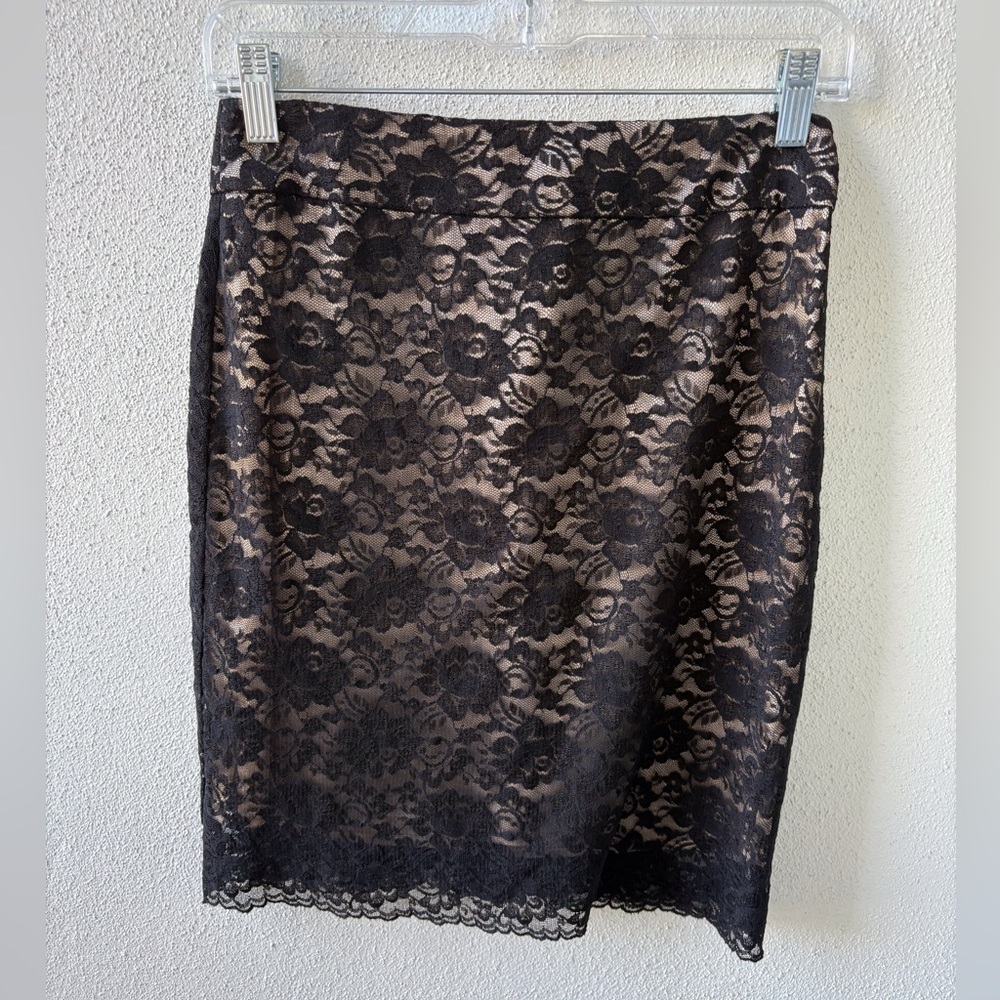 Banana Republic Black lace over cream colored Pencil Skirt 2P Goth Dark Party